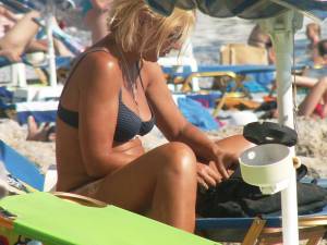 Beach Voyeur Spy Crete Greecef7bnne6d33.jpg