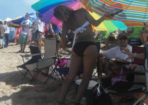Beach Voyeur 1 Blonde 1 Brunette q7bnmtxtxl