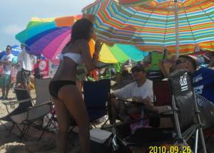 Beach Voyeur 1 Blonde 1 Brunette y7bnmuabiw