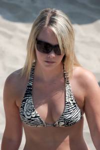 4 COEDs on the beach 47bnpf94sn