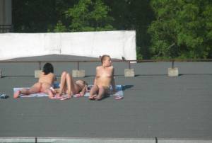 My Neigbours Naked On The Roof[Last Years]-q7bn31ricy.jpg