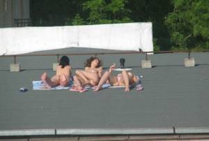 My Neigbours Naked On The Roof[Last Years]-r7bn31nxcs.jpg