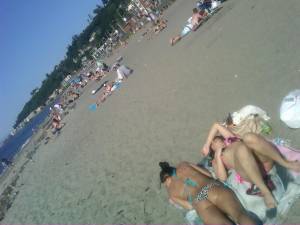 Italian Girls On The Beach x102 x7bnwq92en