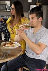 Chloe Cherry Dava Foxx Fucking With Brother (x126) 3840x5760  p7bo2ldfbh