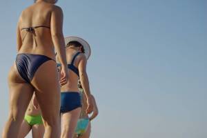 Italian Girls On The Beach x102 h7bnwo32nd