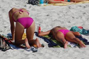 Italian Girls On The Beach x102 w7bnwp8qci