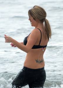 Italian Girls On The Beach x102 m7bnwqizbp