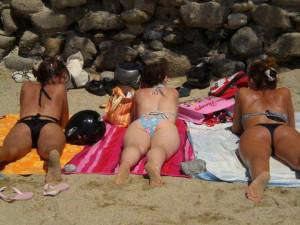 Italian Girls On The Beach x102 67bnwpsx0u