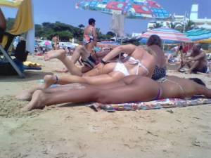 Italian Girls On The Beach x102 d7bnwq4m7w