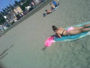 Italian Girls On The Beach x102 d7bnwqkyaf