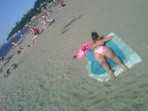 Italian Girls On The Beach x102 j7bnwqlfsx
