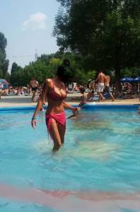 Italian Girls On The Beach x102 l7bnwpvxq4