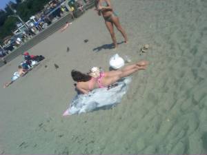 Italian Girls On The Beach x102 z7bnwq7odl