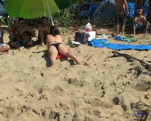 Spying girl on beach voyeur candid x97-g7bokjuq12.jpg