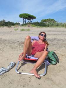 Sexy Italian Mature Topless Vacation [x48]-o7bo66utad.jpg