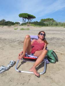 Sexy Italian Mature Topless Vacation [x48] o7bo66utad