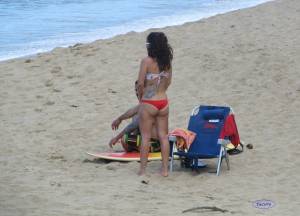 Spying girl on beach voyeur candid x97-i7bokjdxb3.jpg