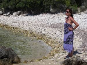Sexy Italian Mature Topless Vacation [x48] z7bo679jvx