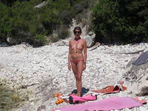 Sexy Italian Mature Topless Vacation [x48] 37bo672g56