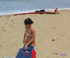 Spying girl on beach voyeur candid x97-27bok9n7lr.jpg