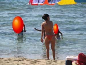 Spying-girl-on-beach-voyeur-candid-x97-h7bokl404a.jpg