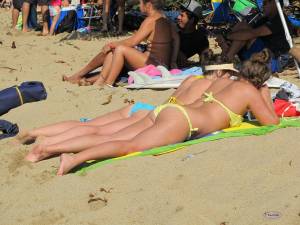 Spying girl on beach voyeur candid x97-a7bokk7k0x.jpg