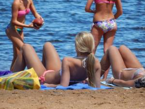 Group of Sexy Teens - at the Beach-27bos36wtl.jpg