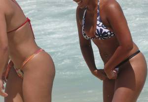 Brazilian Beach Voyeur Candids (x121) 57bortubkz