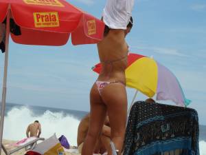 Brazilian Beach Voyeur Candids (x121) y7borw0w1k