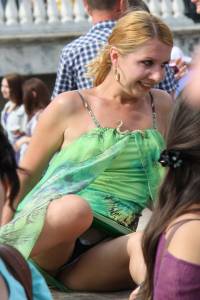 Green-Dress-Upskirt-z7boscw70m.jpg