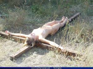 Olivia Goes Crucifixion [x102] t7bpapk4z7