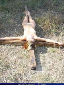 Olivia Goes Crucifixion [x102] l7bpap5zu0