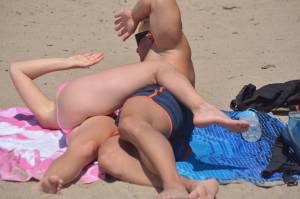 Horny couple on the beach u7bovk523p
