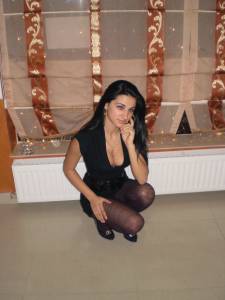 Roxy Romanian (ex) Escort (x129) w7boqfd44a