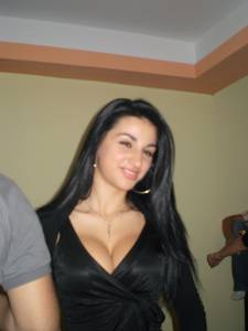 Roxy Romanian (ex) Escort (x129) d7boqd9iz1
