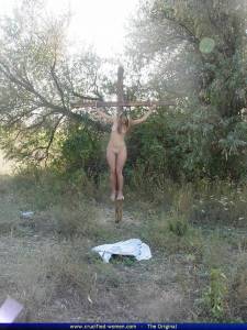 Olivia Goes Crucifixion [x102] 07bpaqlvlm