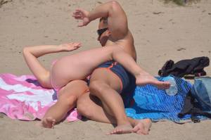 Horny couple on the beach37bovkjo4b.jpg