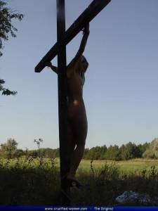 Olivia Goes Crucifixion [x102]77bpaqngtv.jpg