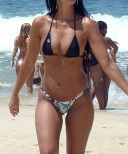 Brazilian Beach Voyeur Candids (x121) f7bortpy2n