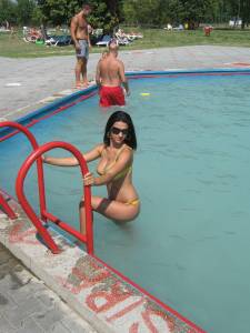 Roxy Romanian (ex) Escort (x129) m7boqfnrng