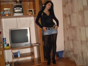 Roxy-Romanian-%28ex%29-Escort-%28x129%29-p7boqed5db.jpg