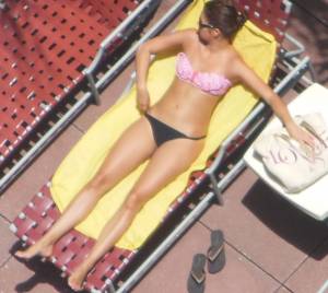 MEGA POST of BIKINI POOL BABES!!! i7bp37udgx