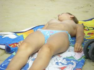 Italian Mom Topless On Beach-l7bpihsp0s.jpg