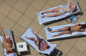 MEGA POST of BIKINI POOL BABES!!! a7bp373b2f