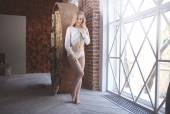 Chic La Vie with Lola Chic 37bqf29v1t