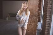 Chic La Vie with Lola Chic y7bqf21uko