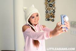 Elle Voneva Asian Selfie Snatch (x147) 1080x1620 v7bqj6jmpv