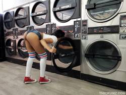 Jenna-Foxx-Thick-Laundromat-Lust-%28x162%29-1215x1620-j7bqjmcc4r.jpg