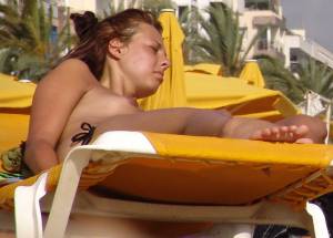 Beach Bikini Voyeur - Topless Girl 2 47bqiivyul