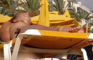 Beach Bikini Voyeur - Topless Girl 2 07bqiiwaoi